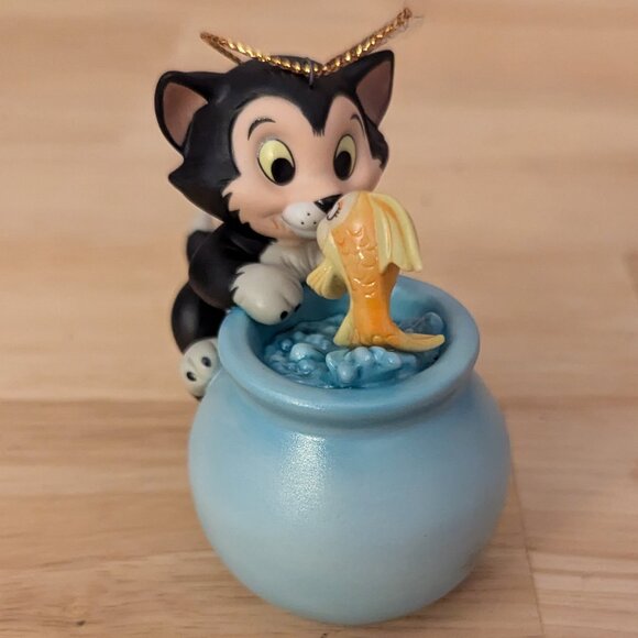 WDCC Figaro and Cleo ornament "Purrfect Kiss" from Pinocchio new in Box with COA - Picture 4 of 12